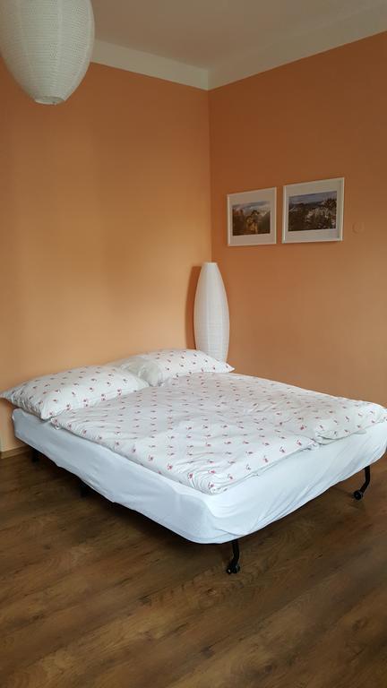 Apartment Jakubske Namesti เชสกา คาเมนิเซอ ภายนอก รูปภาพ
