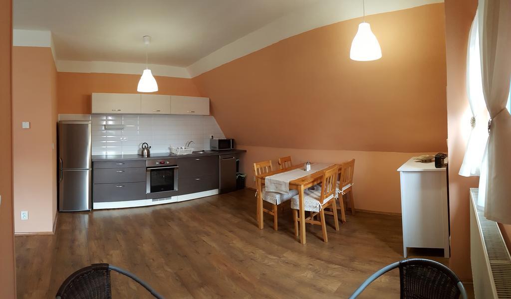 Apartment Jakubske Namesti เชสกา คาเมนิเซอ ภายนอก รูปภาพ