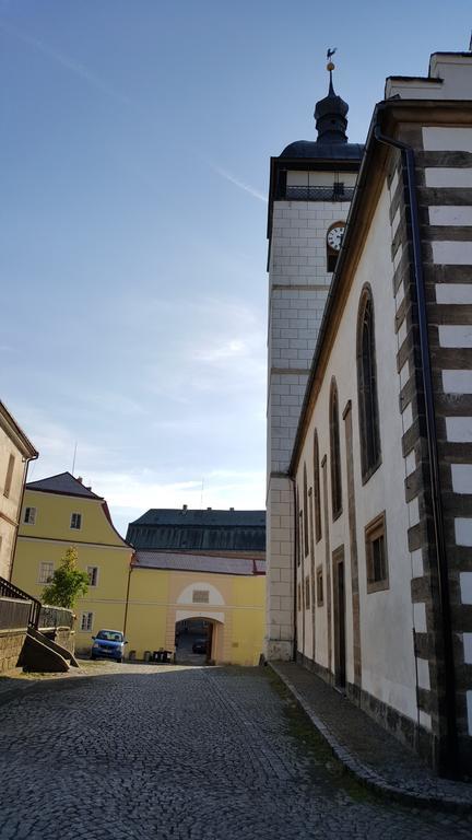 Apartment Jakubske Namesti เชสกา คาเมนิเซอ ภายนอก รูปภาพ